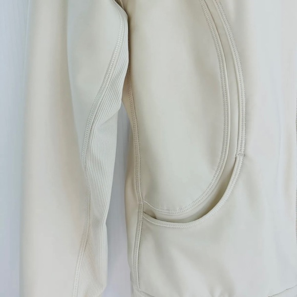 Lululemon au a Hoodie Ivory Softshell size 4 - Picture 5 of 11